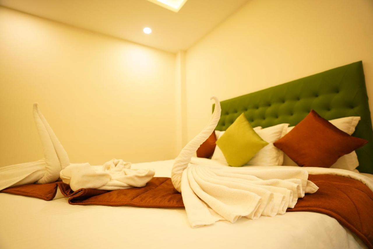 Saara Inn Pondicherry Eksteriør bilde