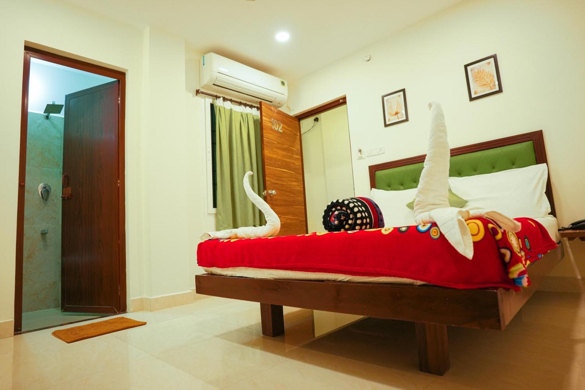 Saara Inn Pondicherry Eksteriør bilde