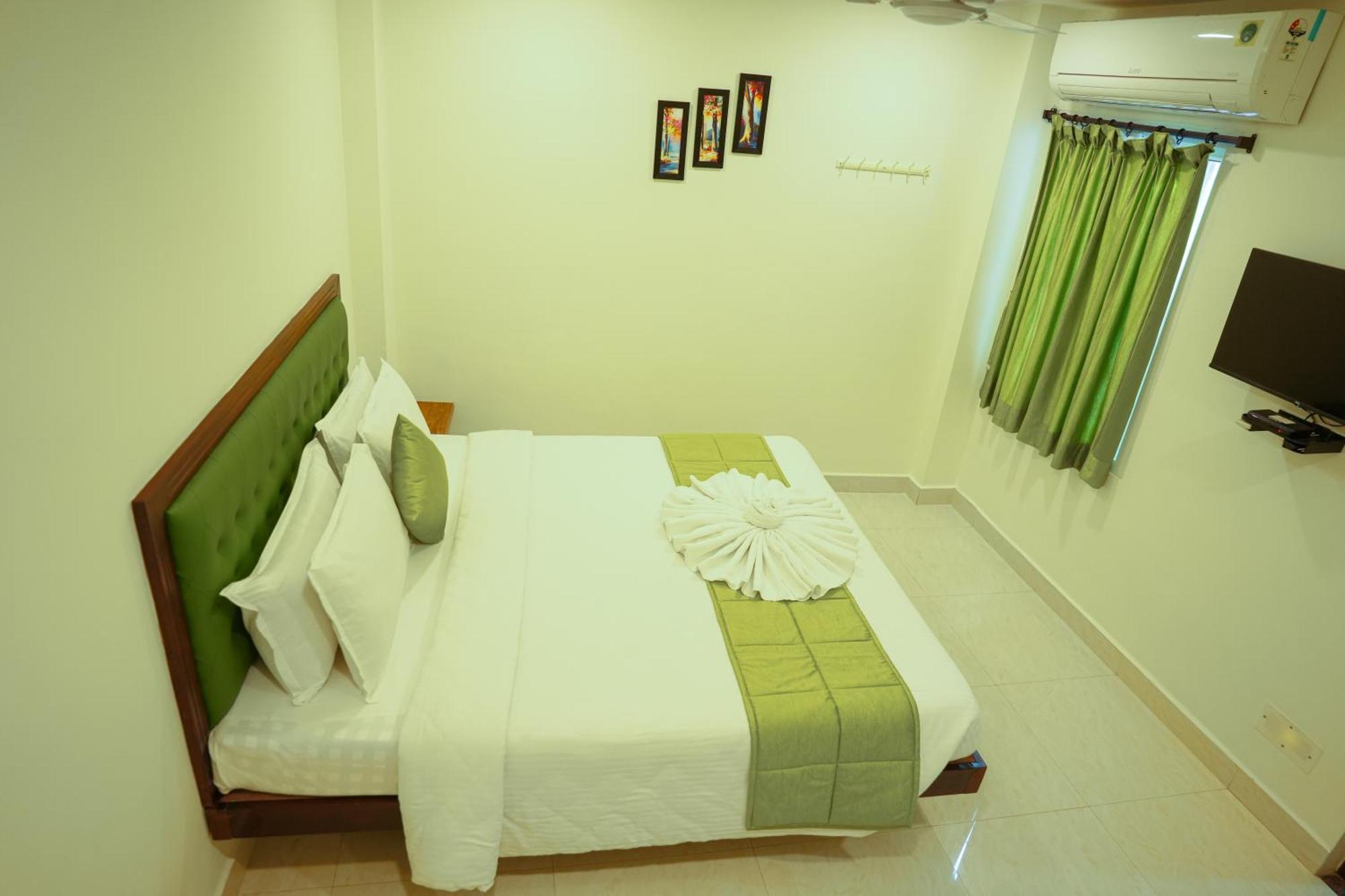 Saara Inn Pondicherry Eksteriør bilde